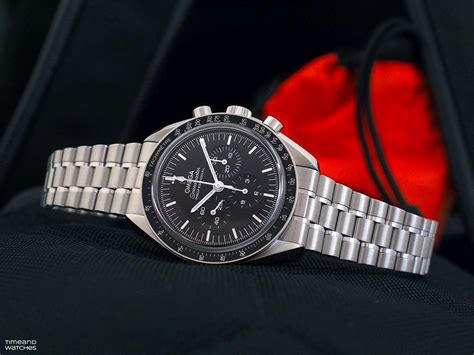 omega speedmaster moonwatch 2021.